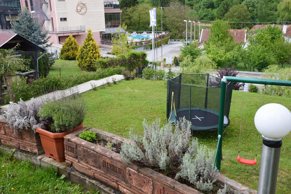 Apartments Vila Vrdnik Exterior photo